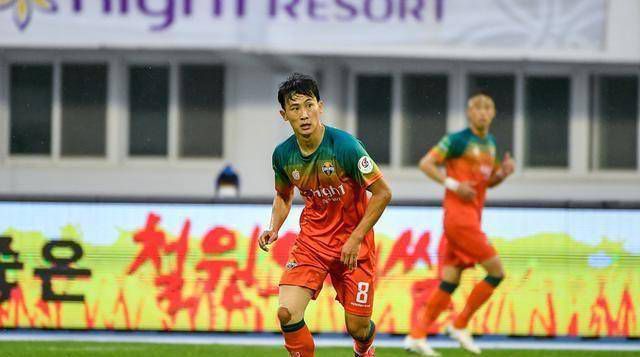 欧联-布莱顿1-0十人雅典AEK 佩德罗造点+点射制胜北京时间12月1日01:45，欧联小组赛第五轮布莱顿挑战雅典AEK的比赛，上半场弗格森低射造险，聚贝尔中柱，下半场若昂佩德罗造点+点射破门，加齐诺维奇直红，最终布莱顿客场1-0十人雅典AEK。